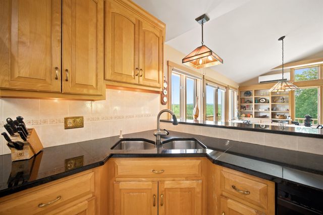 55 County Road, Hartland, VT 05089