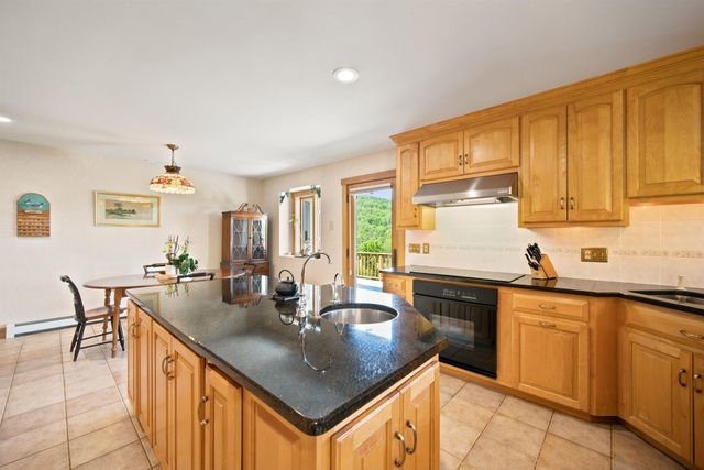 55 County Road, Hartland, VT 05089