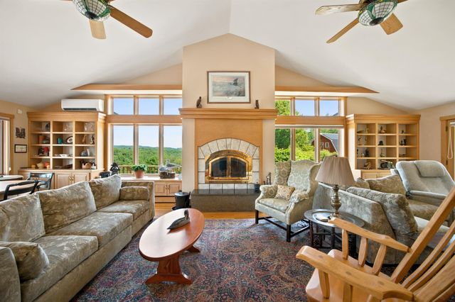 55 County Road, Hartland, VT 05089