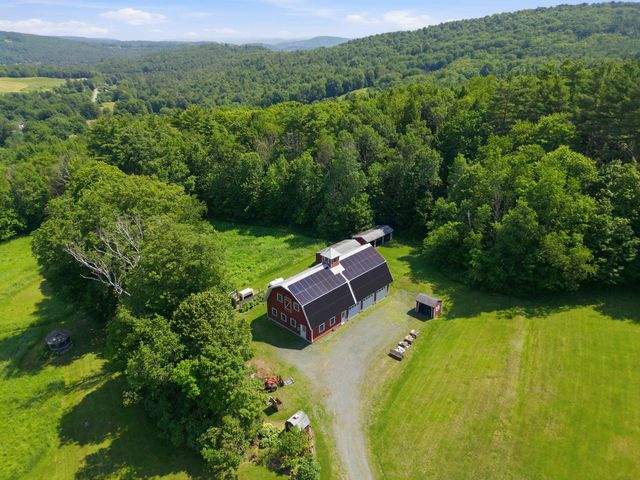 55 County Road, Hartland, VT 05089