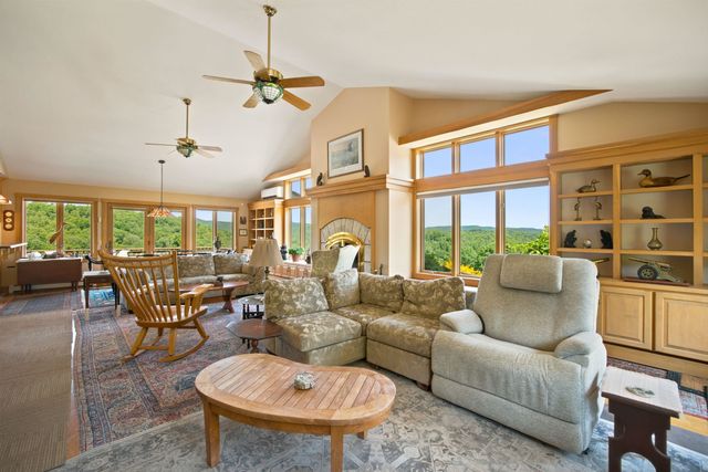 55 County Road, Hartland, VT 05089