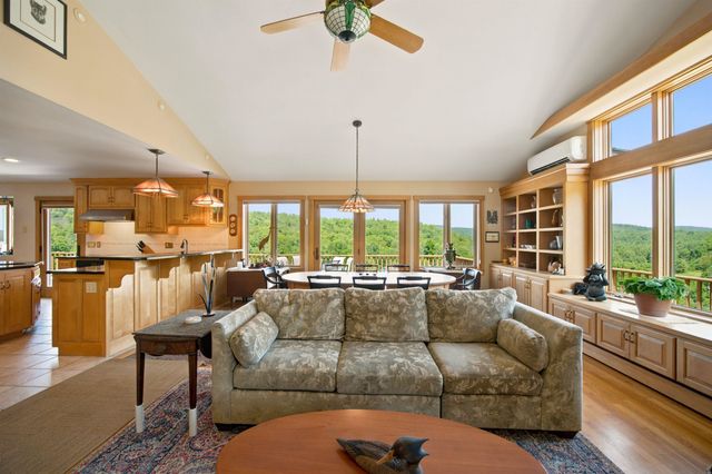 55 County Road, Hartland, VT 05089