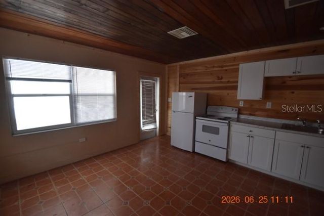 146 CORAL AVENUE C, St Petersburg, FL 33708