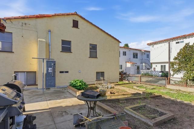 3040 Byron Street, San Diego, CA 92106