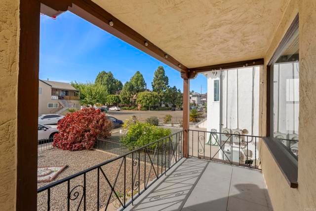 3040 Byron Street, San Diego, CA 92106