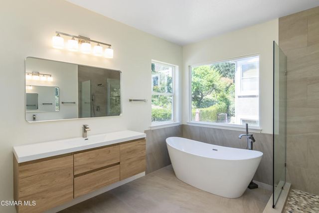 185 Laurel Wood Court, Simi Valley, CA 93065