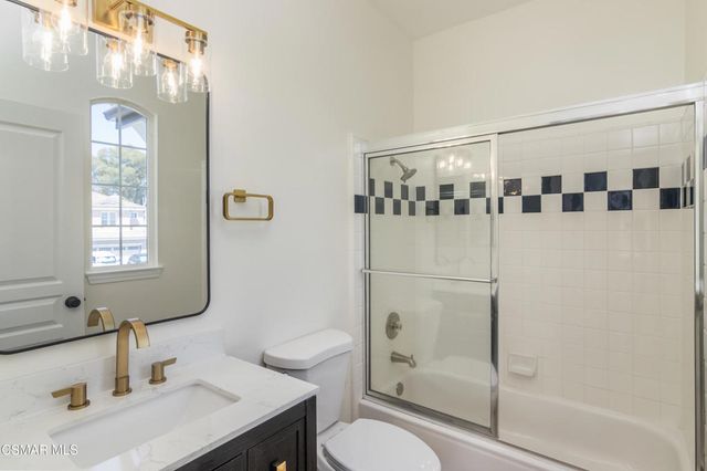 185 Laurel Wood Court, Simi Valley, CA 93065