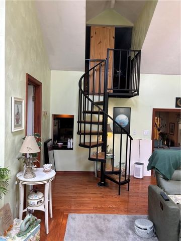 202 Central Ave, Rostraver, PA 15012