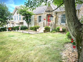 202 Central Ave, Rostraver, PA 15012