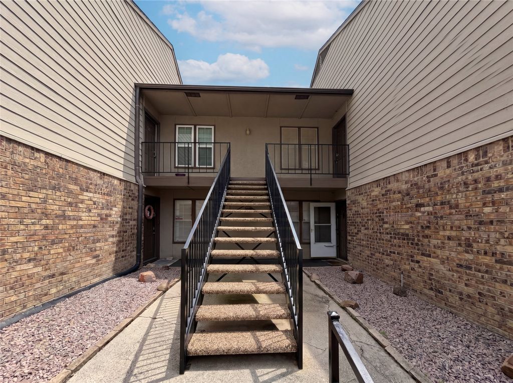 5300 Keller Springs Road 2075, Dallas, TX 75248