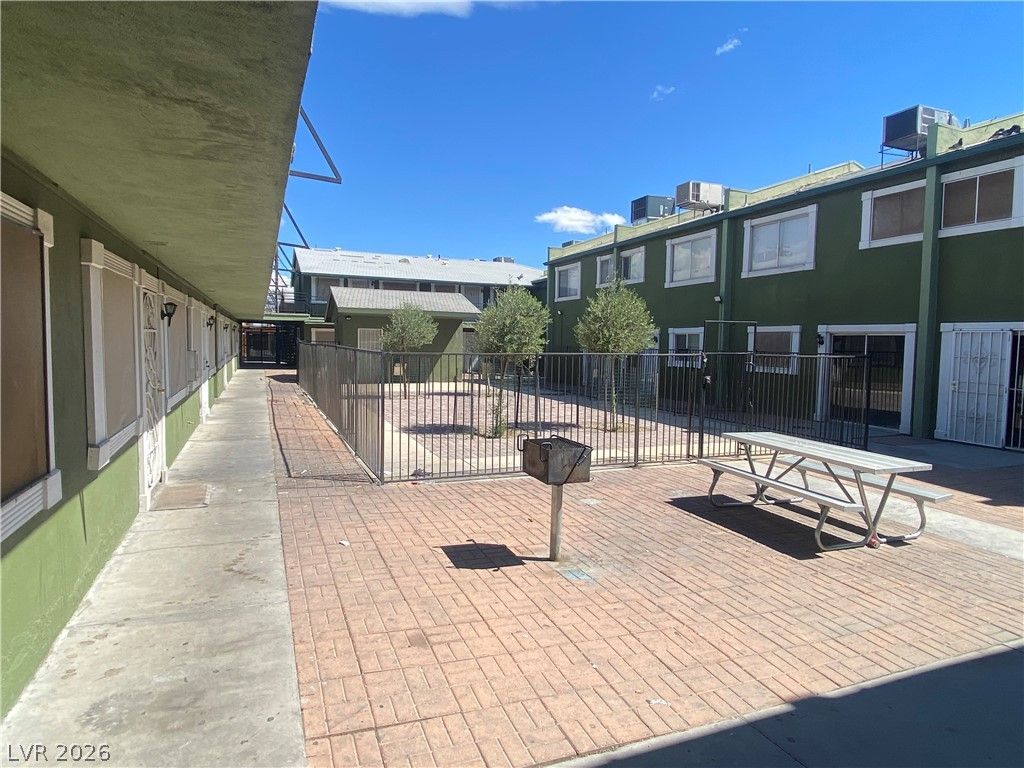 Image 3 of property listing at 521 South Maryland Parkway A25, Las Vegas, NV 89101