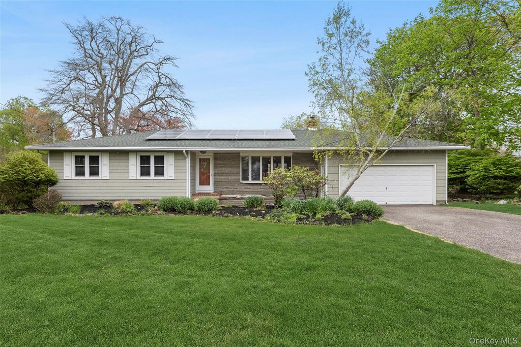 77 Evergreen Avenue, East Moriches, NY 11940