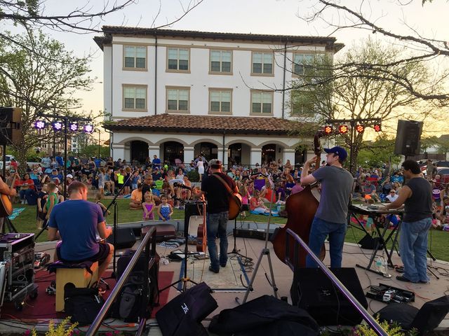 528 Sandy Lane, Flower Mound, TX 75022