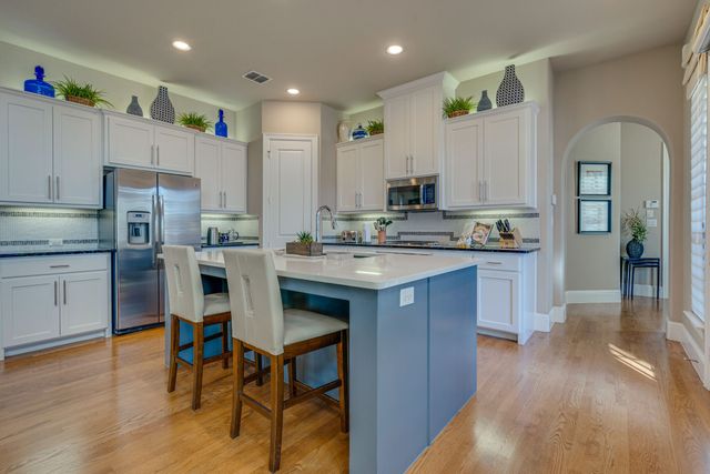 528 Sandy Lane, Flower Mound, TX 75022