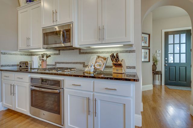 528 Sandy Lane, Flower Mound, TX 75022