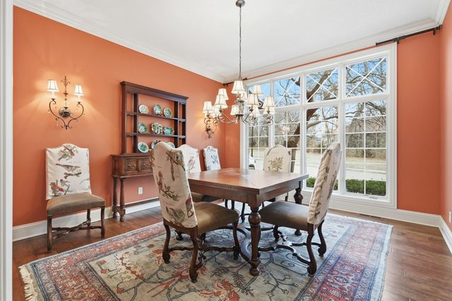 26 Chippiannock Place, Rock Island, IL 61201