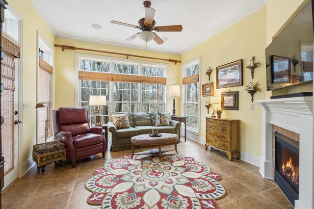 26 Chippiannock Place, Rock Island, IL 61201