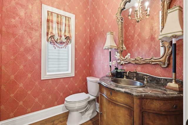 26 Chippiannock Place, Rock Island, IL 61201