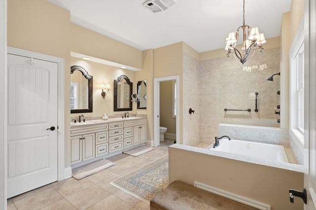 26 Chippiannock Place, Rock Island, IL 61201