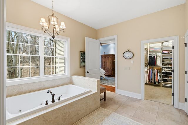 26 Chippiannock Place, Rock Island, IL 61201