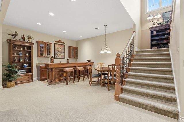 26 Chippiannock Place, Rock Island, IL 61201