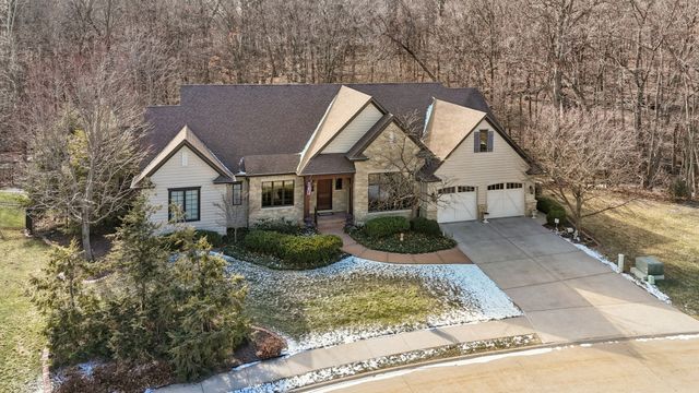 26 Chippiannock Place, Rock Island, IL 61201