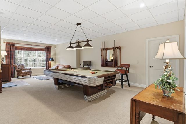 26 Chippiannock Place, Rock Island, IL 61201