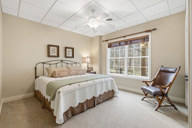 26 Chippiannock Place, Rock Island, IL 61201