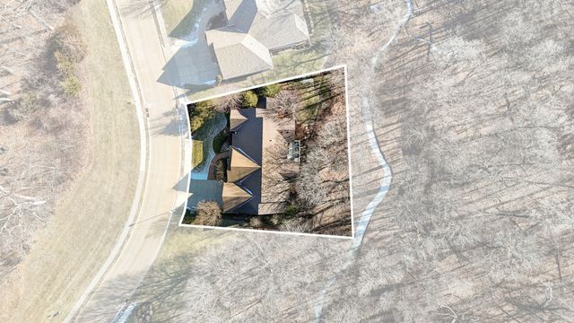 26 Chippiannock Place, Rock Island, IL 61201