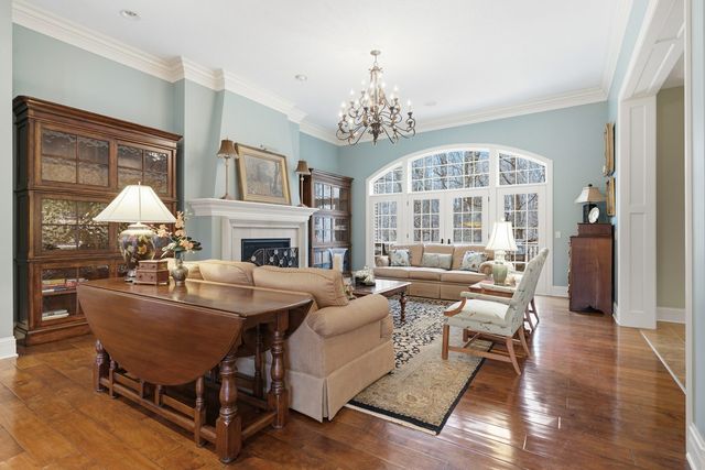 26 Chippiannock Place, Rock Island, IL 61201