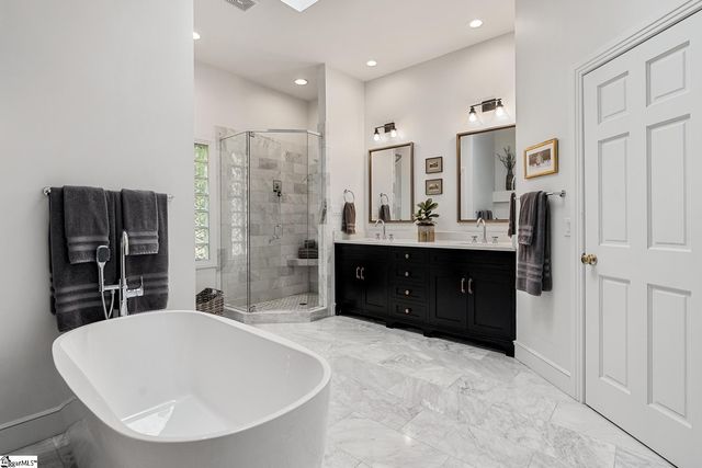 204 Mcalister Lake Drive, Easley, SC 29642