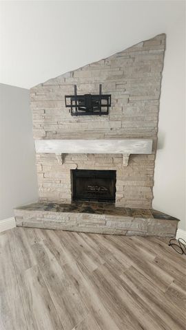 6 Rain Walk, The Woodlands, TX 77380