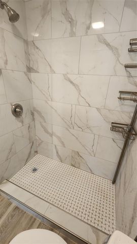 6 Rain Walk, The Woodlands, TX 77380