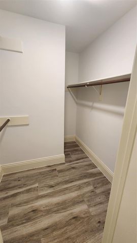 6 Rain Walk, The Woodlands, TX 77380