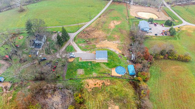 9031 Persimmon Grove Pike, Alexandria, KY 41001