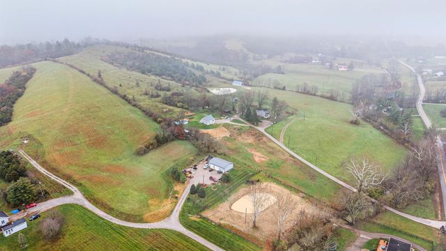 9031 Persimmon Grove Pike, Alexandria, KY 41001