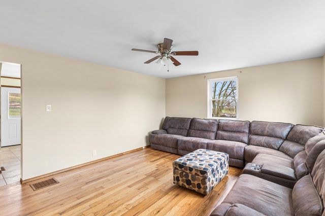 9031 Persimmon Grove Pike, Alexandria, KY 41001