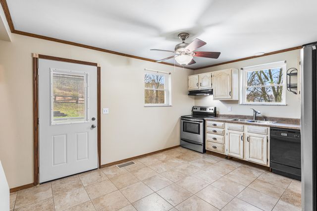 9031 Persimmon Grove Pike, Alexandria, KY 41001