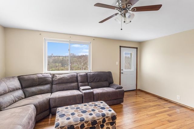 9031 Persimmon Grove Pike, Alexandria, KY 41001