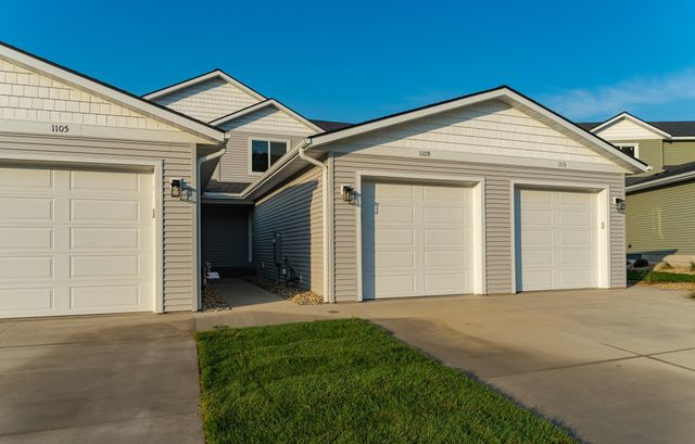 1109 Century Village Lane NE, Rochester, MN 55906