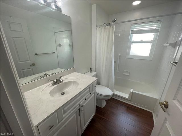 5708 Greenwood CIR 48, Naples, FL 34112