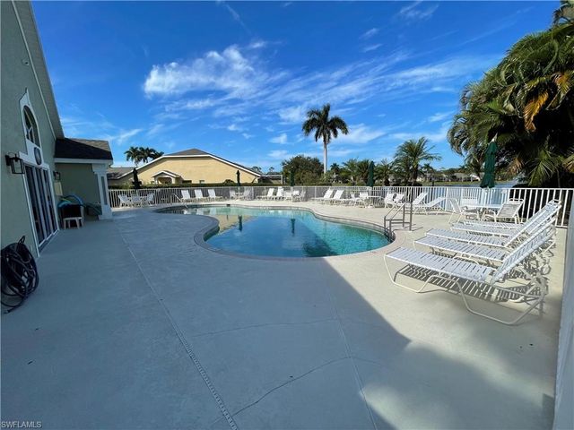 5708 Greenwood CIR 48, Naples, FL 34112
