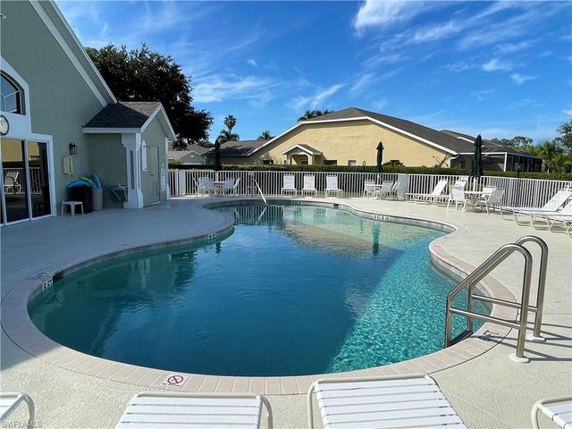 5708 Greenwood CIR 48, Naples, FL 34112