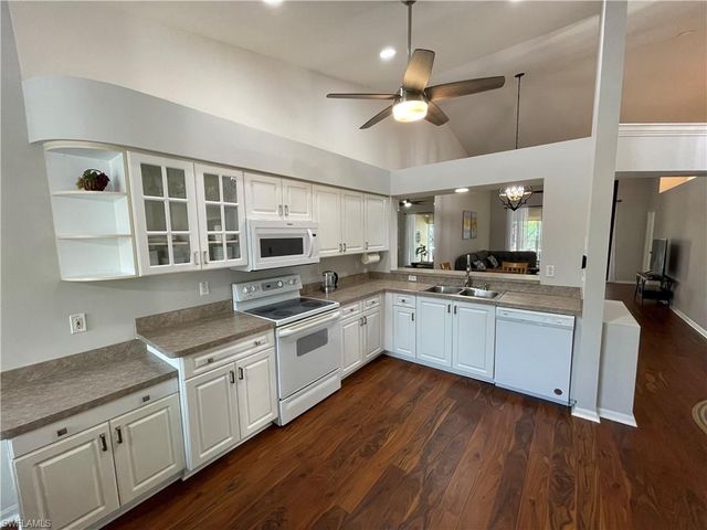 5708 Greenwood CIR 48, Naples, FL 34112
