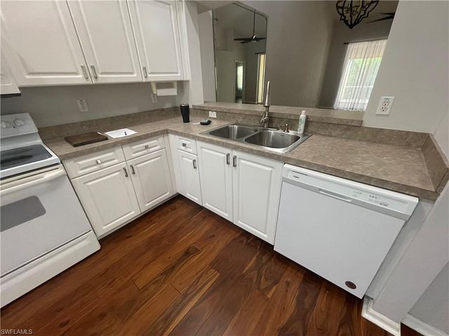 5708 Greenwood CIR 48, Naples, FL 34112