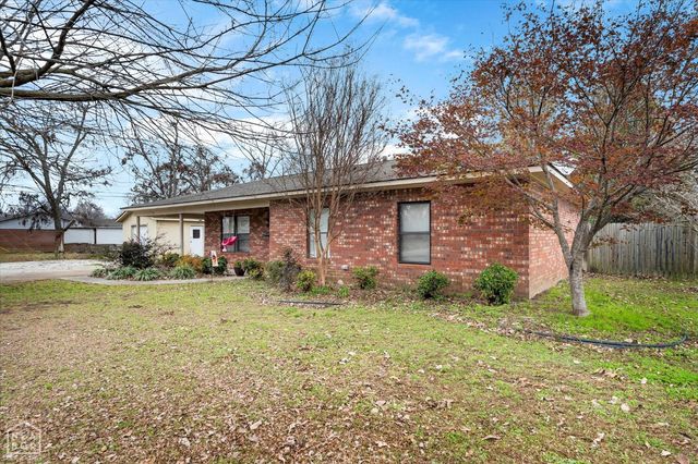 123 E Gum Street, Walnut Ridge, AR 72476