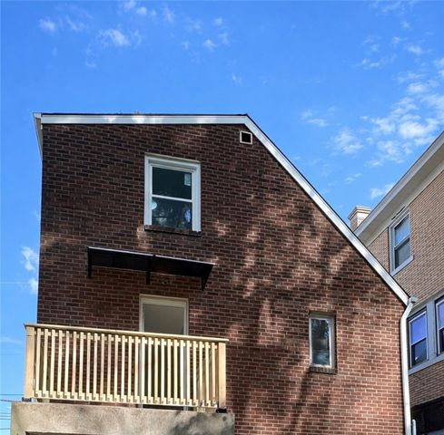 646 Tarragonna St, Bon Air, PA 15210