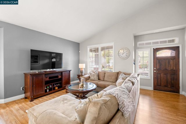 3056 Windmill Canyon Dr, Clayton, CA 94517