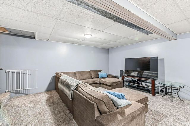 9151 N Hillview Circle, Rome City, IN 46784