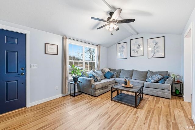 9151 N Hillview Circle, Rome City, IN 46784